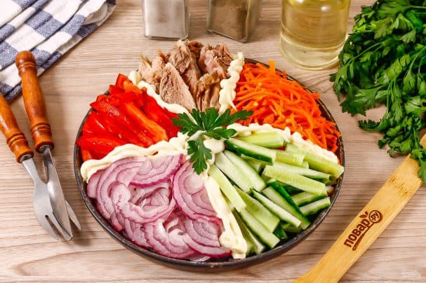 Salad in heaps with Korean-style carrots
