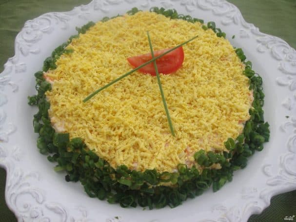 Салат с консервой