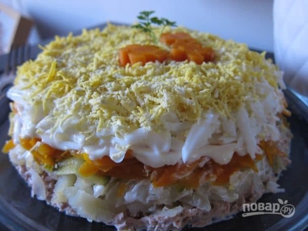 Салат з маринованим огірком