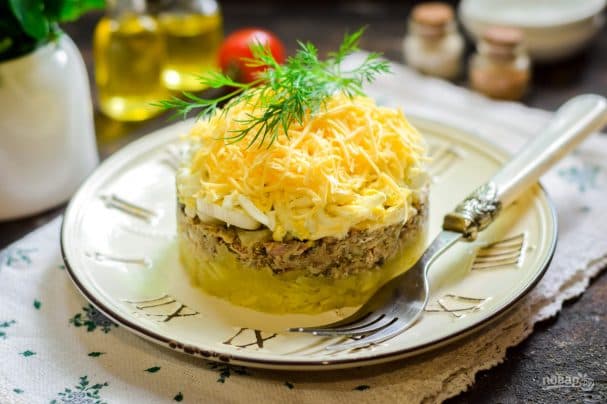 Salad with mackerel