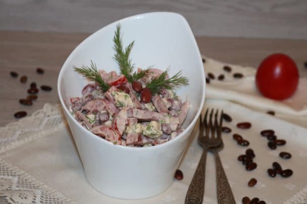 Салат с фасолью
