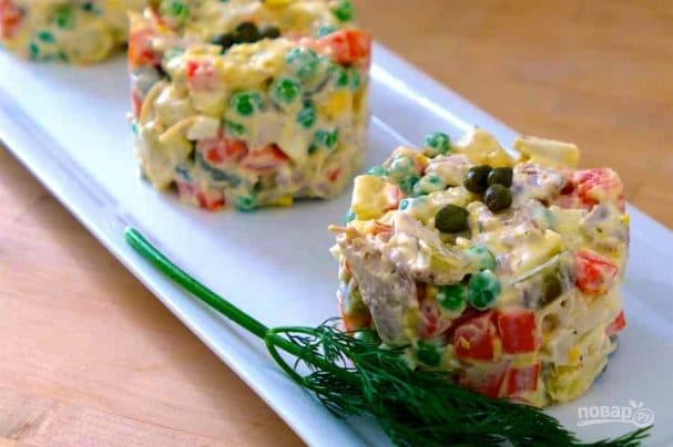 Салат класічны з мясам