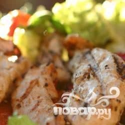 Салат із куркою-гриль