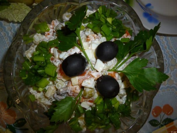 Салат с яблоками