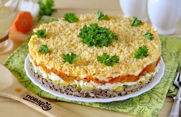Салат з курынай печанёю