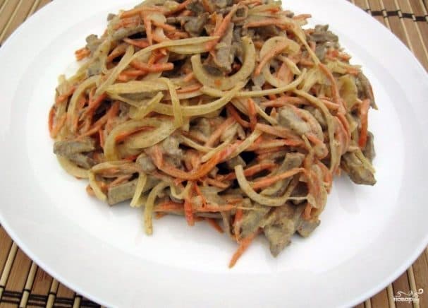Spicy salad with liver