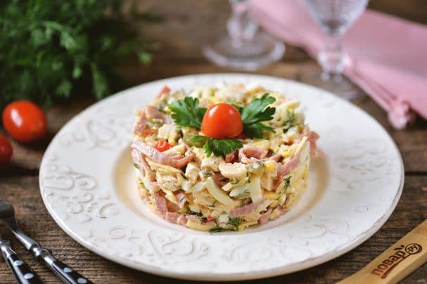 Салат с куриным филе