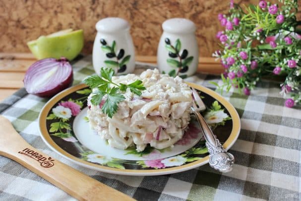 Salad with squid