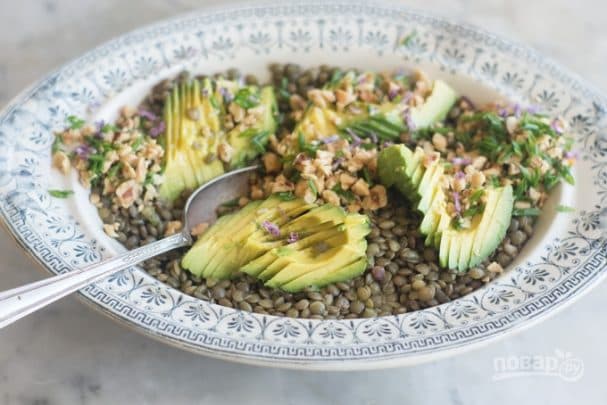 Avocado and lentil salad