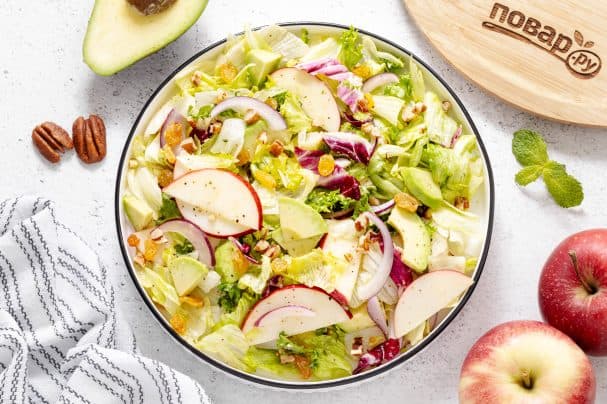 Avocado and apple salad