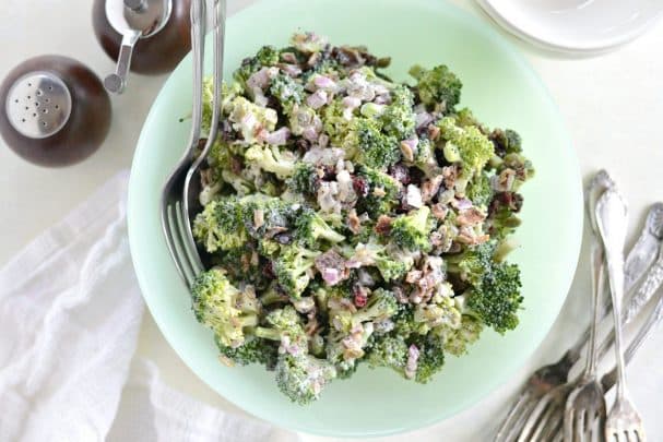 Salad with broccoli and bacon