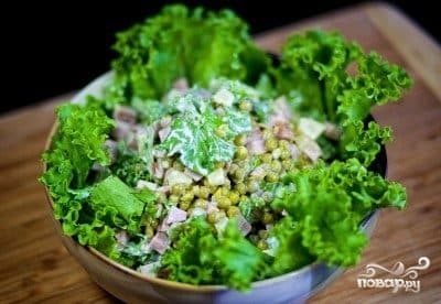 Pea and pineapple salad