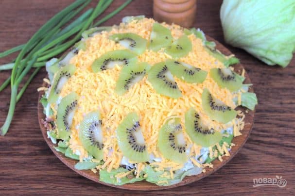 Beef and kiwi salad