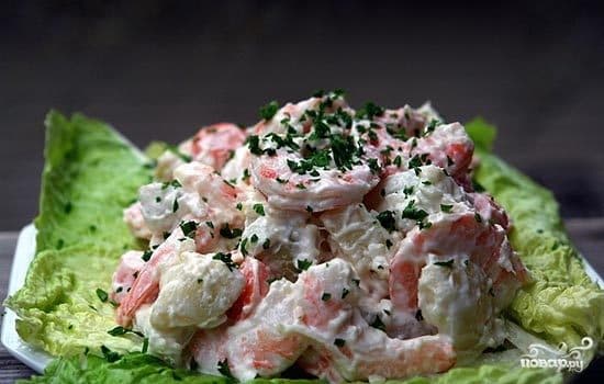 Salad with mushrooms and shrimp