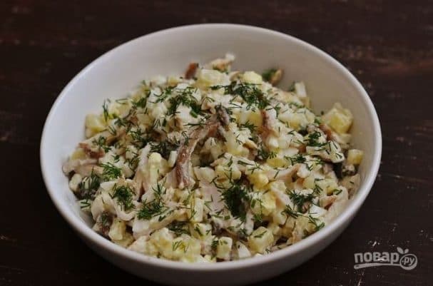 Салат з грудкой і грыбамі