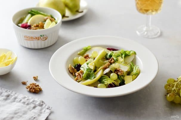 Pear and grape salad