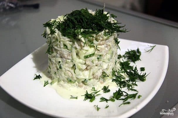 Салат з кальмарами та капустою