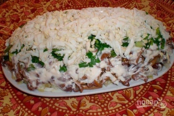 Салат із кальмарами консервованими