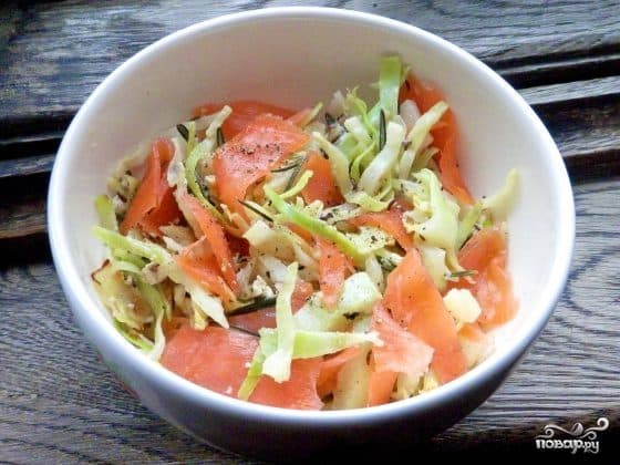 Salad with cabbage and salmon