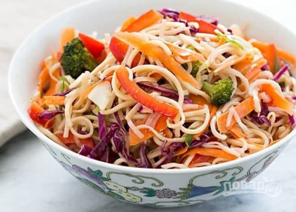 Salad with Chinese noodles