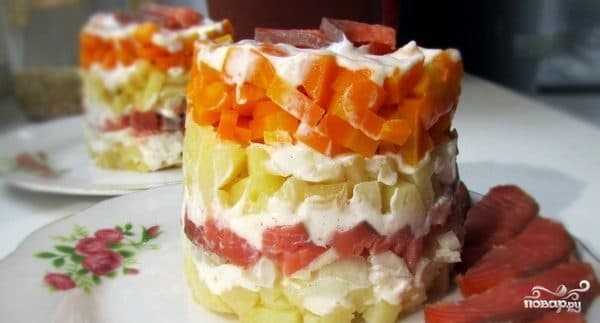 Салат з копчанай чырвонай рыбай