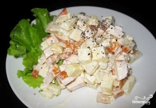 Салат з копченою курочкою
