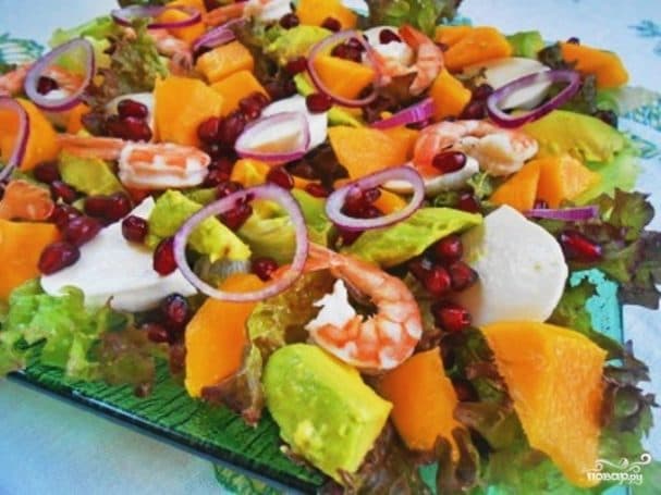 Shrimp and pomegranate salad