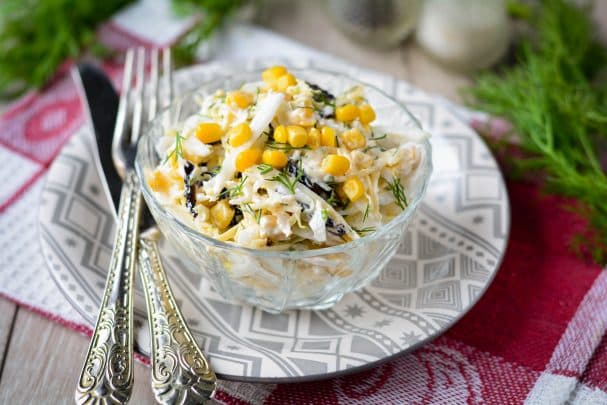 Salad with corn and prunes