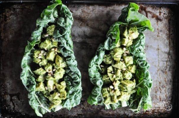 Salad with chicken breasts