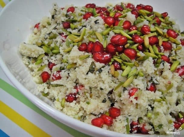 Салат з кускусам і гранатам