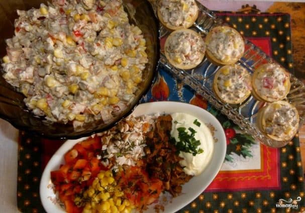 Салат з лисичками під вершковим соусом