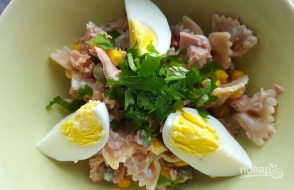 Салат з макаронами