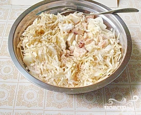 Салат з маринованим коренем селеру
