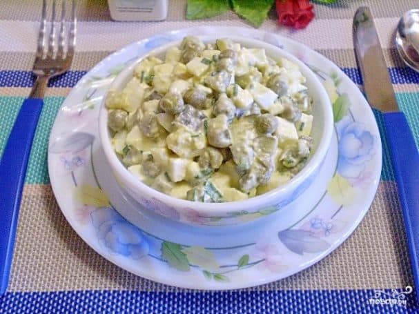 Салат з огірками та сиром