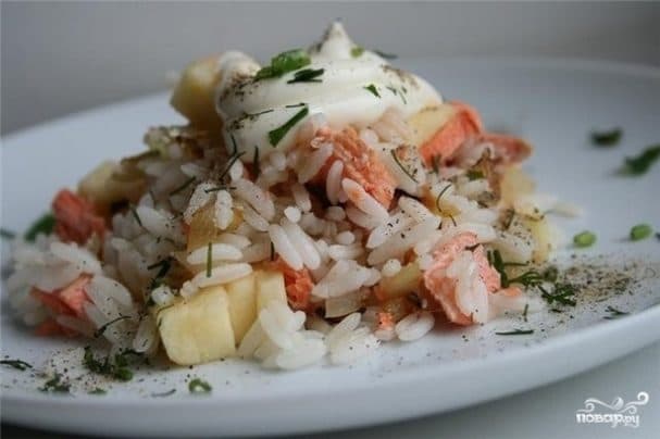 Salad with boiled salmon