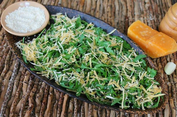 Arugula and cheese salad