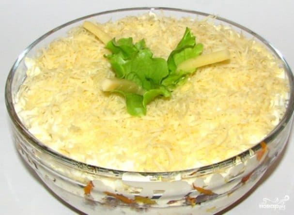 Salad with canned fish
