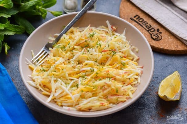 Celery and cheese salad