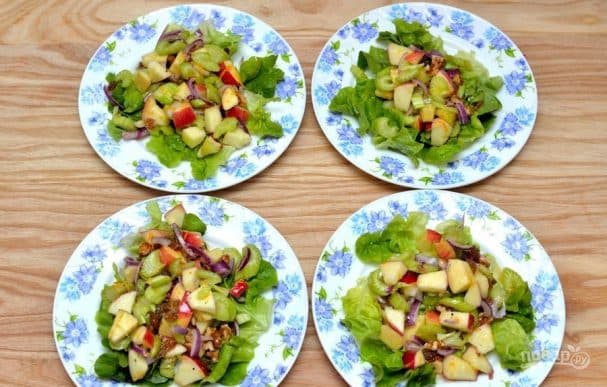 Салат з кашанковым селядэйнём