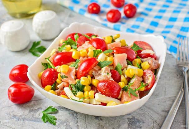 Salad with salmon and corn