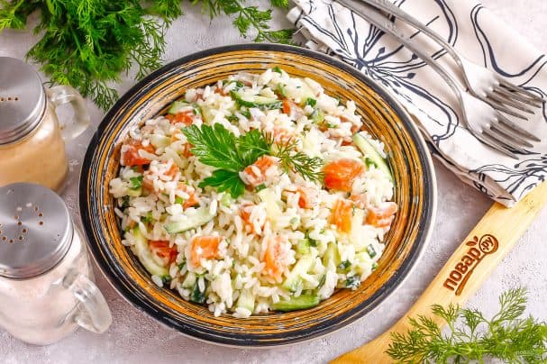 Салат із лососем і рисом