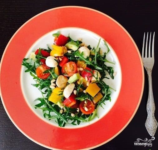 Salad with sauce