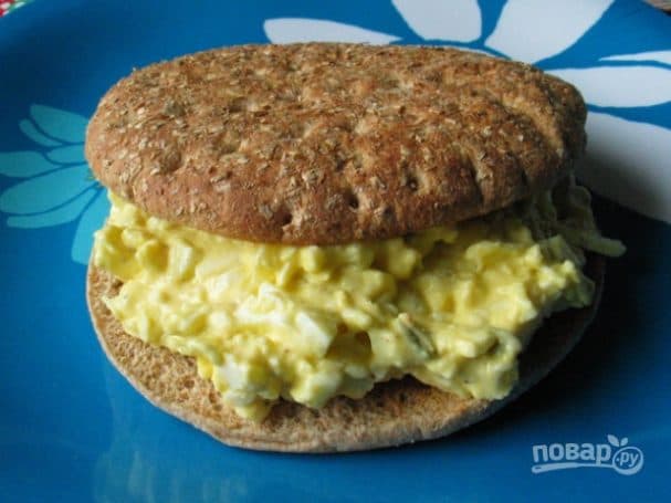 Salad with cheese and egg
