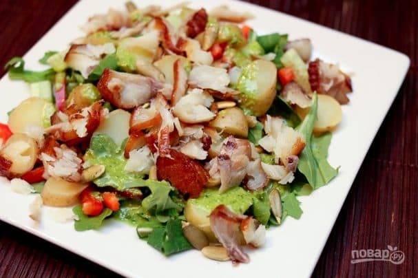 Smoked hot-smoked pollock salad
