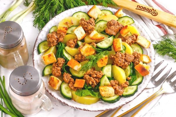 Tuna and Crouton Salad