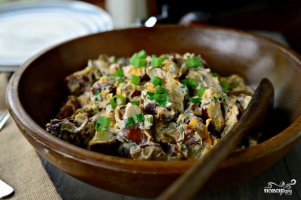 Salad with baked potatoes