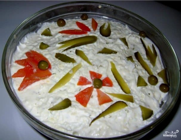 Layered salad with smoked sausage