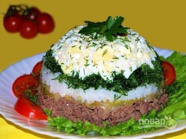 Layered salad with liver