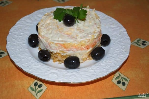 Салат слаёны з сырам
