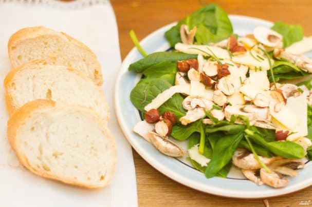 Spinach salad with fresh spinach